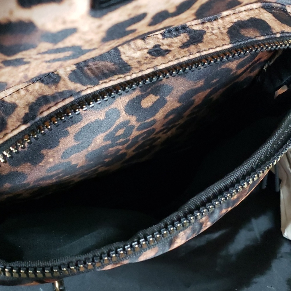 NWT Adrienne Vittadini Leopard Cheetah Backpack - Picture 7 of 8